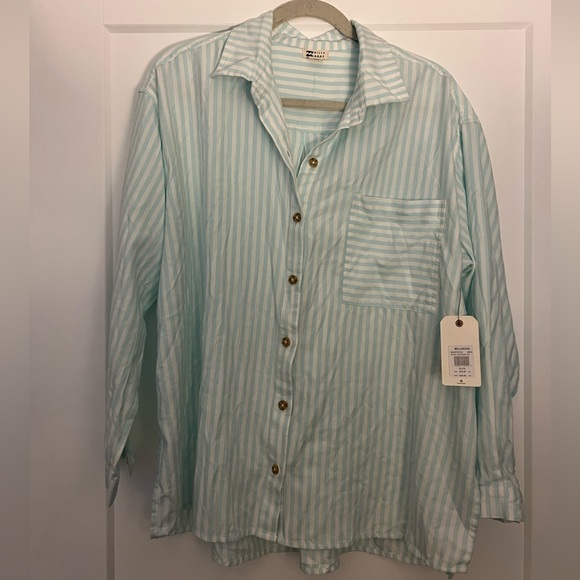 NWT! ‘Billabong’ Button Down Shirt - Picture 2 of 4